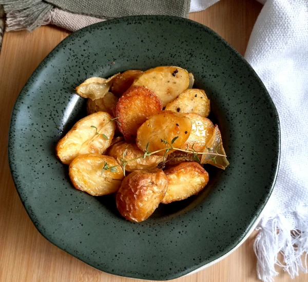 Crispy Roasted Potatoes You’ll Make on Repeat 10 Crispy Roasted Poataoes Featured Img 03
