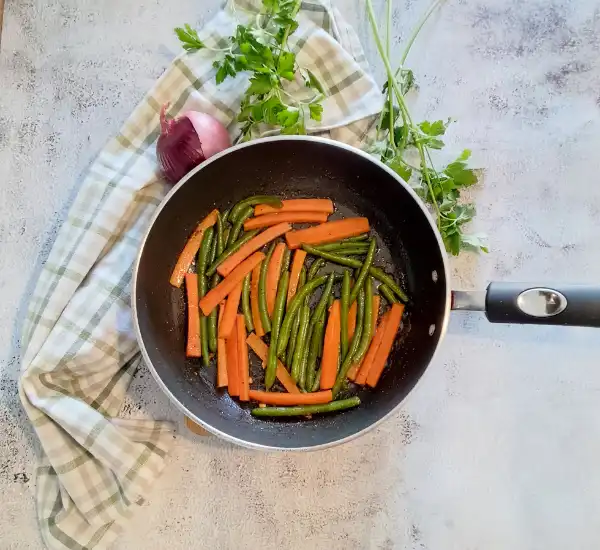 Green Beans and Carrots Prep 02