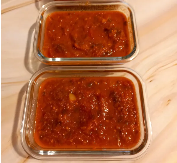 Homemade Tomato Sauce With Fresh Tomatoes Featured 01