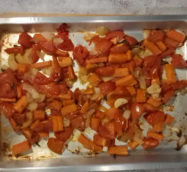 Roasted Tomato Soup with a Carrot Twist: Comfort in a Bowl 23 Roasted Tomato Soup Preparation 2
