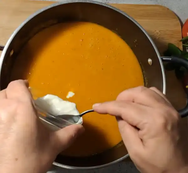 Roasted Tomato Soup with a Carrot Twist: Comfort in a Bowl 28 Roasted Tomato Soup Preparation 8