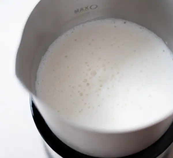 Easy Bechamel Sauce (Classic White Sauce Recipe for Lasagna & More) 23 Easy Bechamel Sauce Prep 01