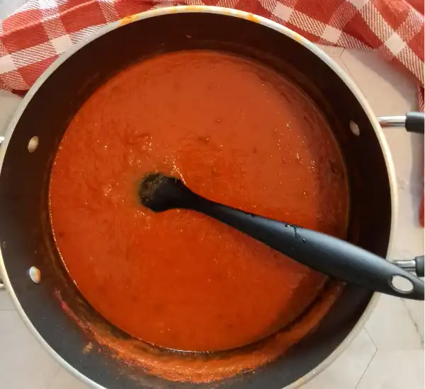 Easy Bolognese Sauce Featured 04