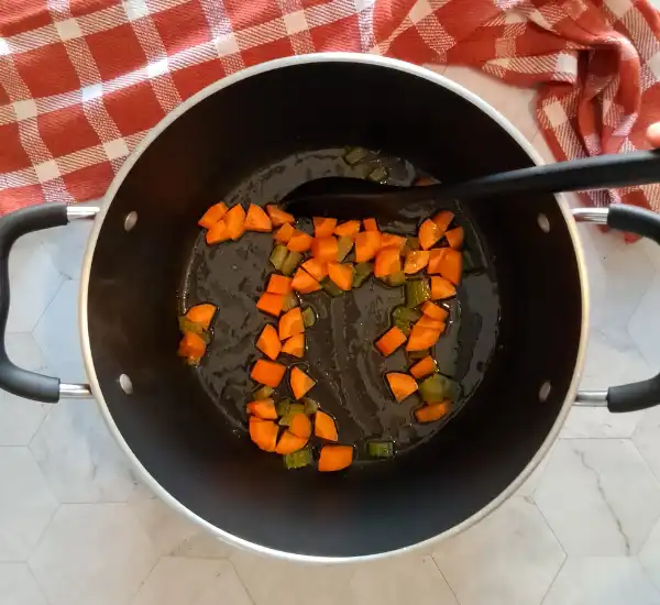 Easy Bolognese Sauce Prep 01