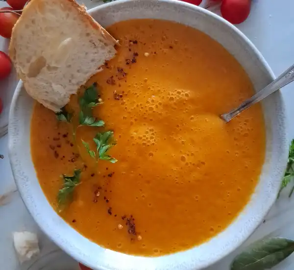 Easy Green Pea Soup Recipe with Fresh Basil — A Bright, Creamy Twist 29 Spicy Butternut Squash Soup Featured 01