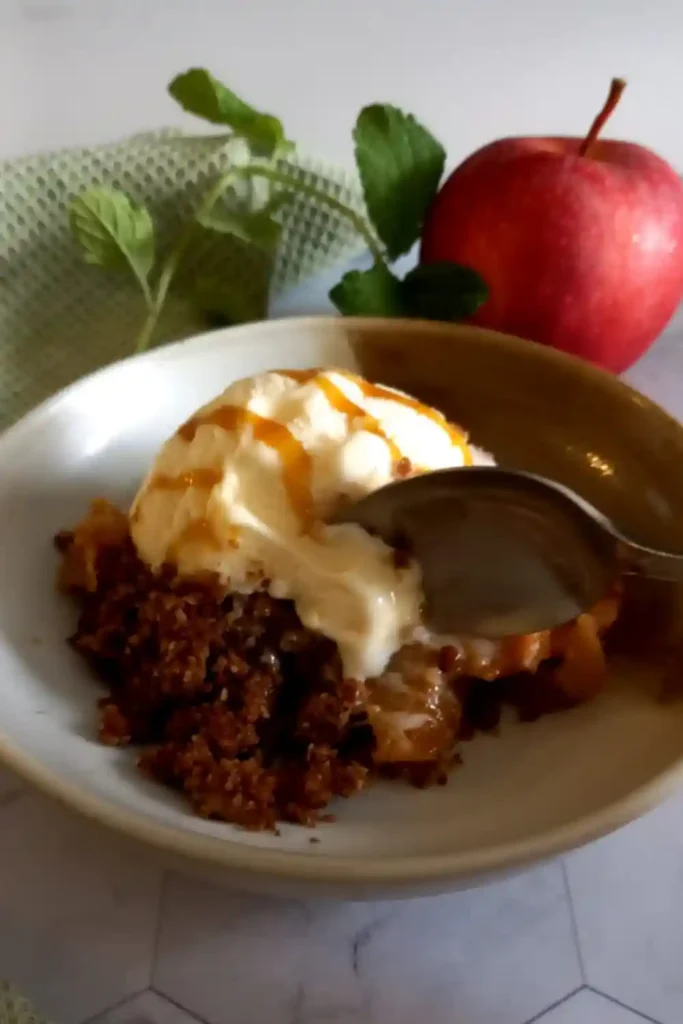 Best Apple Crisp Recipe – Easy, Old-Fashioned, and Delicious 33 Apple Crisp Recipe Feature 01
