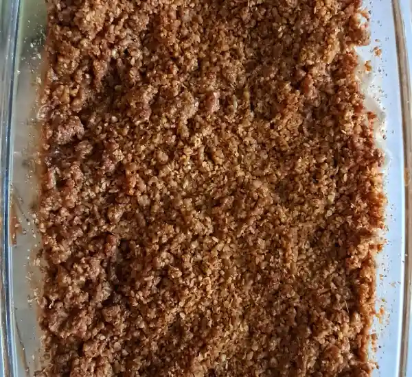 Best Apple Crisp Recipe – Easy, Old-Fashioned, and Delicious 28 Apple Crisp Recipe Prep 05