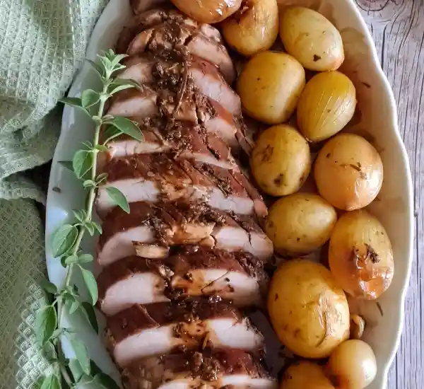 Easy Homemade Apple Cider for Cozy Evenings and Fall Gatherings 25 Baked Pork Tenderloin Recipe Featured 02