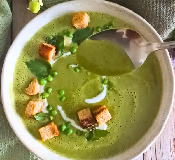 Easy Green Pea Soup Recipe with Fresh Basil — A Bright, Creamy Twist 24 Easy Green Pea Soup Featured 02