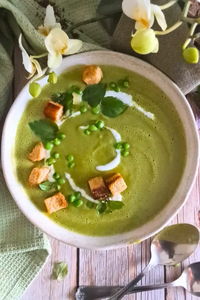 Easy Green Pea Soup Recipe with Fresh Basil — A Bright, Creamy Twist 27 Easy Green Pea Soup Featured 05