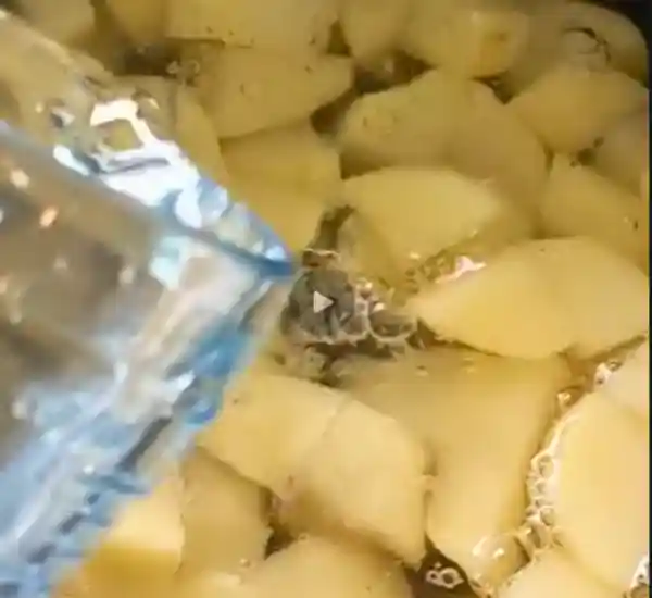 Easy Roasted Chicken Thighs and Potatoes – A Cozy, Oven-Baked Dinner Favorite 21 Roasted Chicken Thighs and Potatoes Prep 01