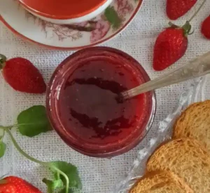 Easy Strawberry Jam Without Pectin – The Best Homemade Jam Recipe for Beginners 2 Strawberry Jam Without Pectin Featured 01