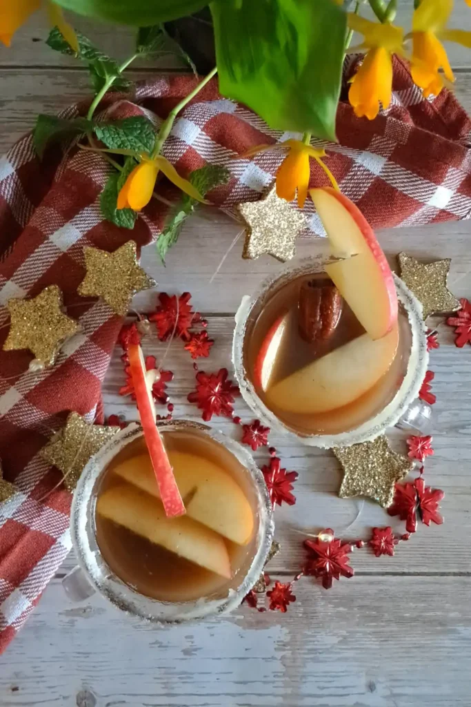 Easy Homemade Apple Cider for Cozy Evenings and Fall Gatherings 17 Apple Cider Featured 03