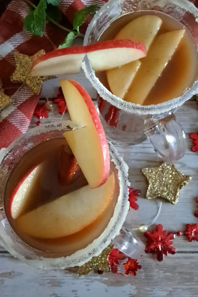 Easy Homemade Apple Cider for Cozy Evenings and Fall Gatherings 26 Apple Cider Featured 04