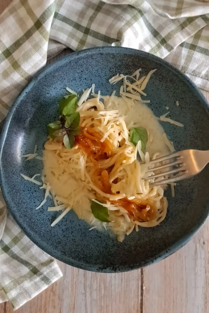 Caramelized Onion Pasta Featured 04