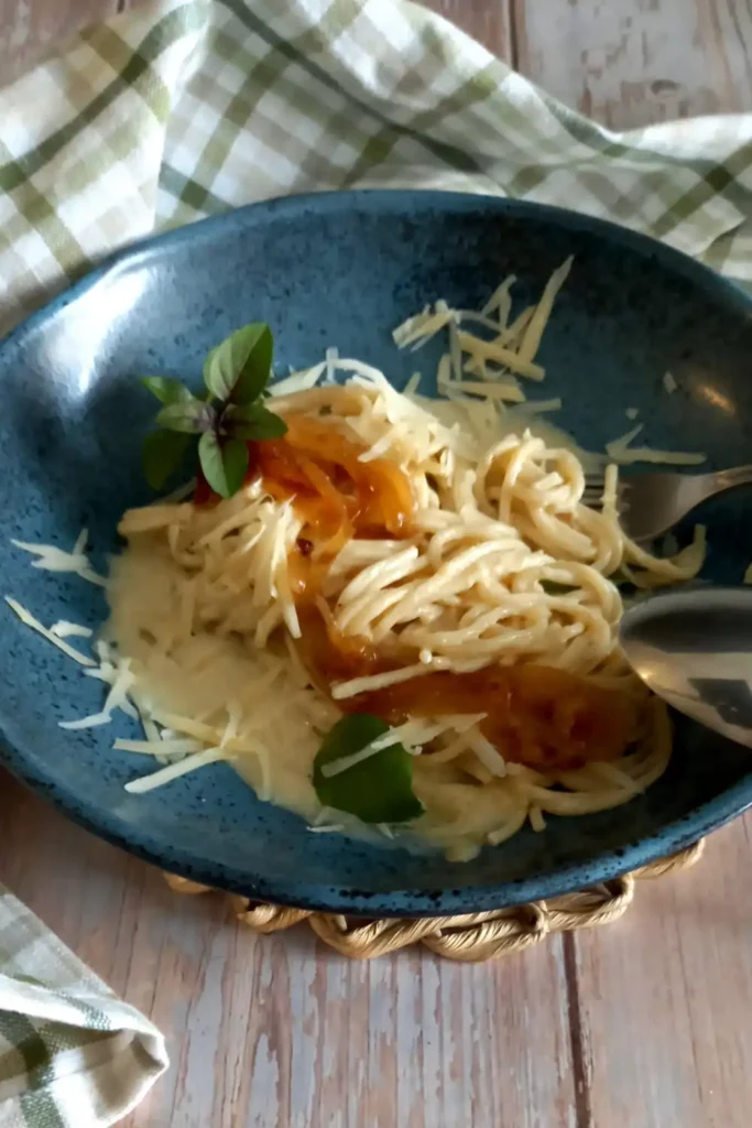 Caramelized Onion Pasta Featured 05