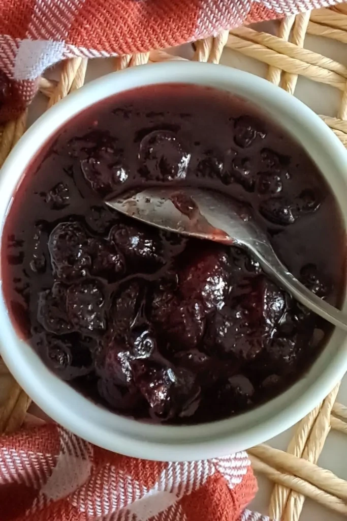 Cranberry Sauce Featured 02