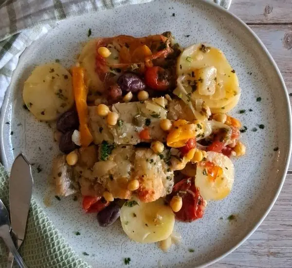 One-Pot Cod Fish Recipe with Potatoes Featured 01