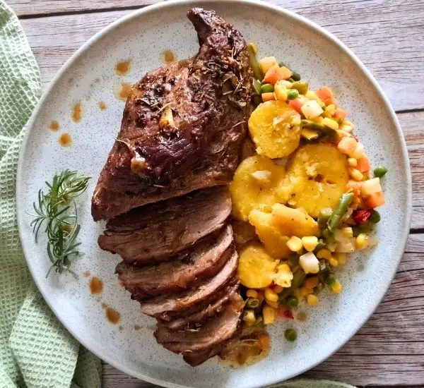 Easy Tri-Tip Marinade – Juicy, Oven Baked & Full of Flavor 19 Tri-Tip Marinade Featured 01