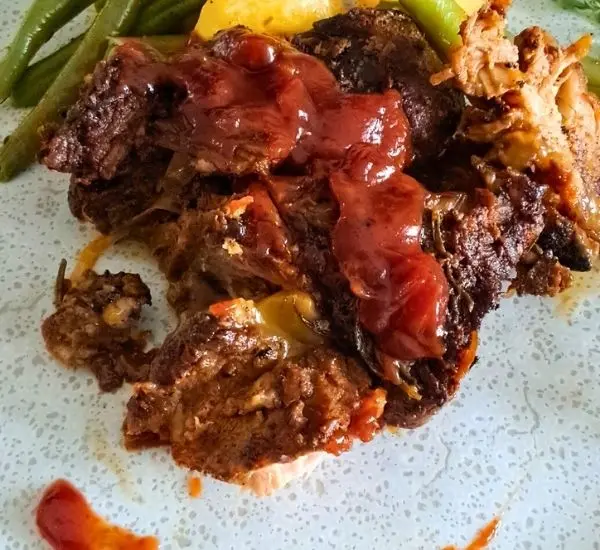 Homemade BBQ Sauce with Caramelized Onions – Sweet, Tangy & Ready in 25 Minutes 18 Homemade BBQ Sauce with Caramelized Onions Featured 01