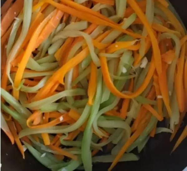 Sautéed Rainbow Vegetables – Colorful, Crispy-Tender & Ready in 30 Minutes 24 Sautéed Rainbow Vegetables Prep 04